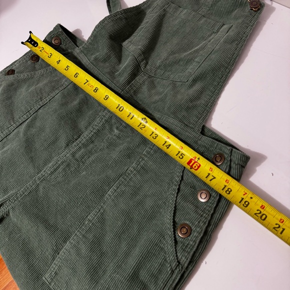 Passenger recycled, cotton, mint green corduroy cottagecore overalls - Picture 3 of 8